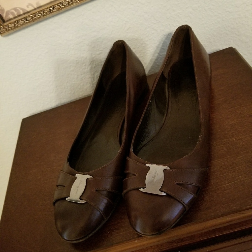Ladies Ferragamo Leather Flats
